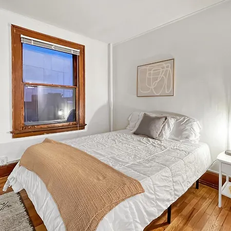 Walk To 3 Breweries! 1 Bed Apartment